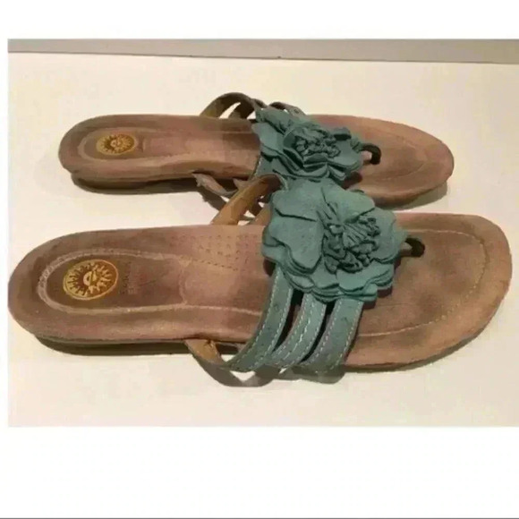 Earth Spirit Blue Suede Floral Flip Flops Size 9 - Picture 2 of 7